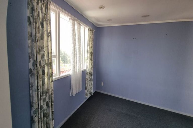 Photo of property in 28 Ellesmere Crescent, Pakuranga Heights, Auckland, 2010