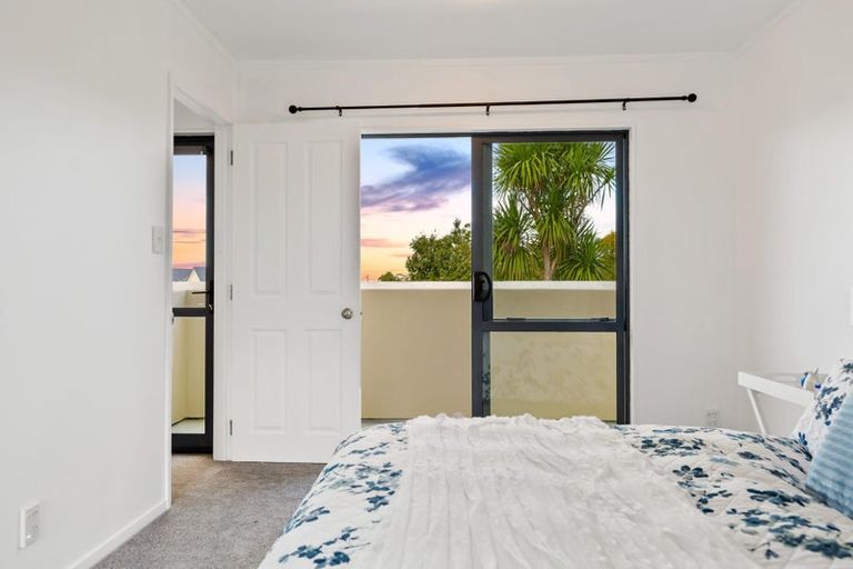 Photo of property in 32 Marinich Drive South, Ranui, Auckland, 0612