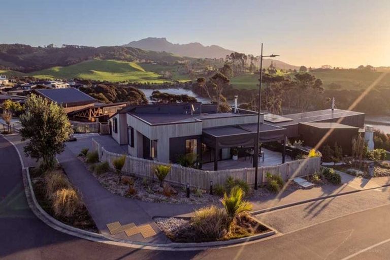 Photo of property in 4 Omahina Street, Raglan, 3225