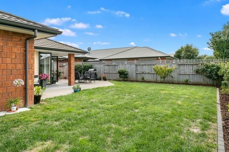 Photo of property in 19 Lilac Close, Cambridge, 3434