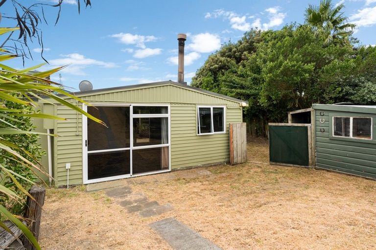 Photo of property in 37 Dixie Street, Te Horo Beach, Otaki, 5581