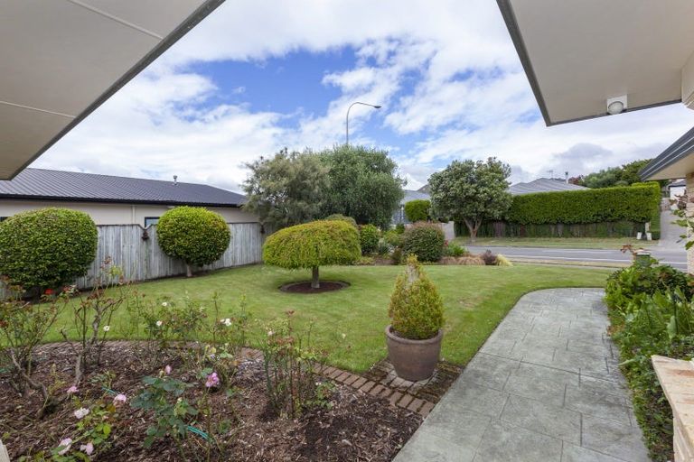 Photo of property in 90 Realm Drive, Paraparaumu, 5032