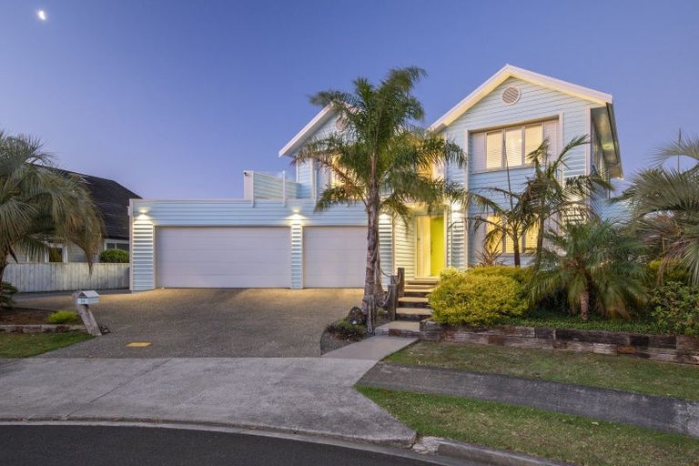 Photo of property in 34 Oceania Place, Mellons Bay, Auckland, 2014