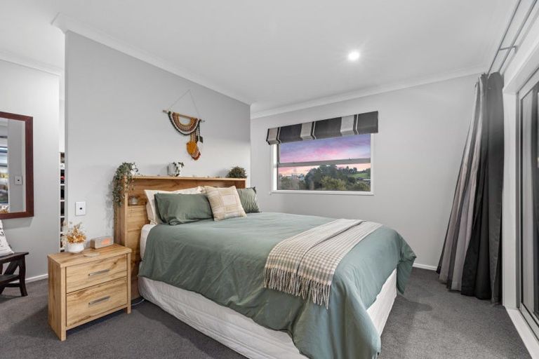 Photo of property in 111 Oteki Park Drive, Welcome Bay, Tauranga, 3112