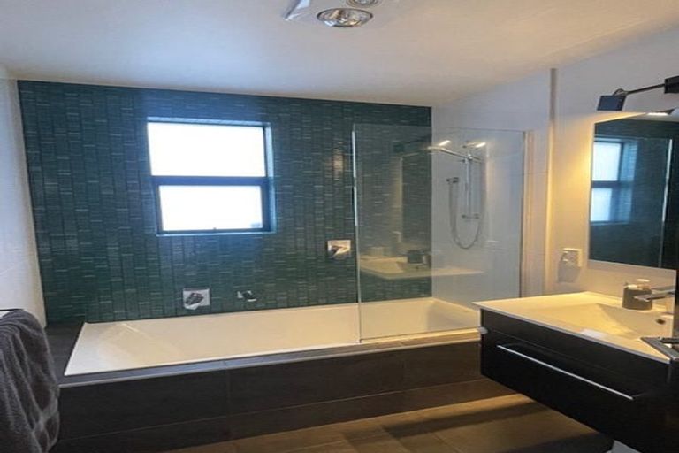 Photo of property in 31 Cavendish Square, Strathmore Park, Wellington, 6022