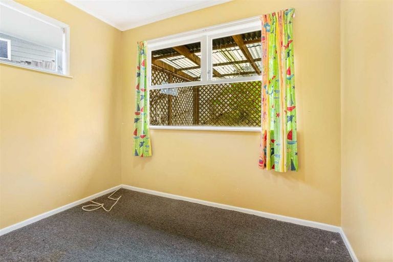 Photo of property in 73 Fairclough Road, Beach Haven, Auckland, 0626