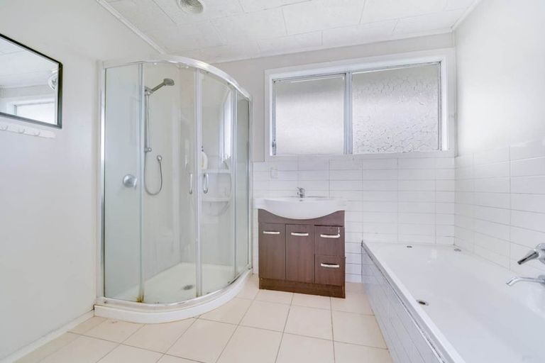 Photo of property in 38 Burbank Avenue, Manurewa, Auckland, 2102