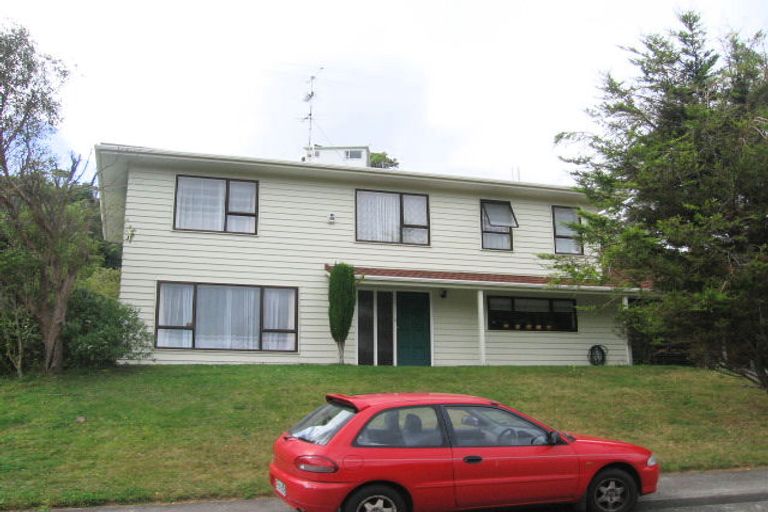 Photo of property in 35 Thatcher Crescent, Crofton Downs, Wellington, 6035