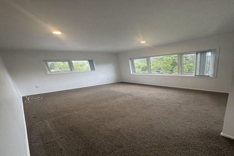 Photo of property in 14 Beazley Place, Glendene, Auckland, 0602