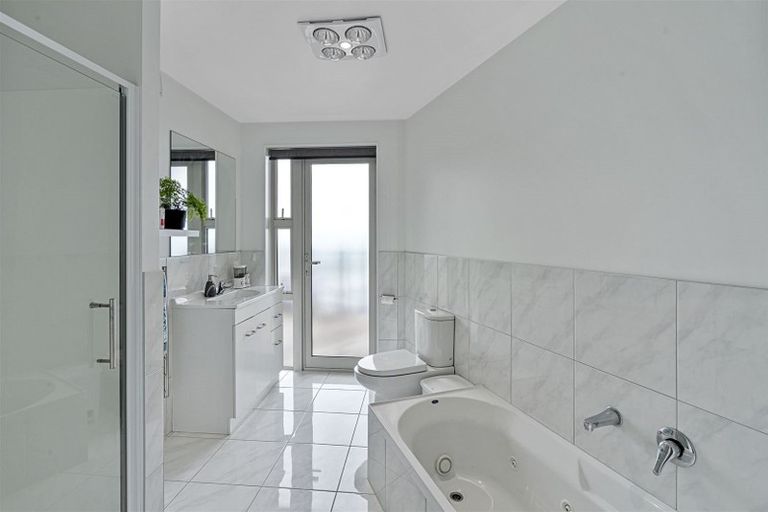 Photo of property in 175 Major Hornbrook Road, Mount Pleasant, Christchurch, 8081