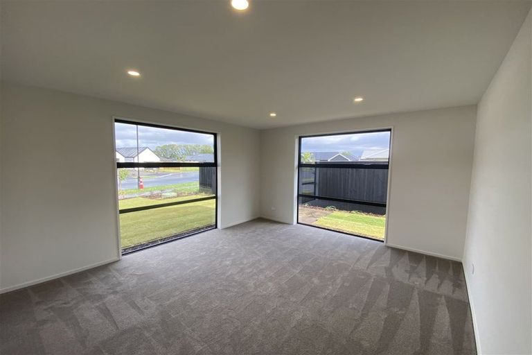 Photo of property in 14 Dray Place, Halswell, Christchurch, 8025