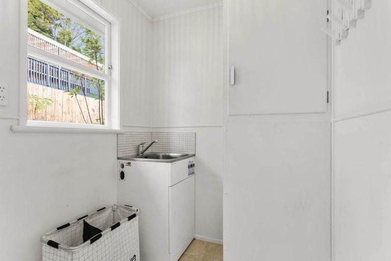 Photo of property in 75a Vandeleur Avenue, Birkdale, Auckland, 0626