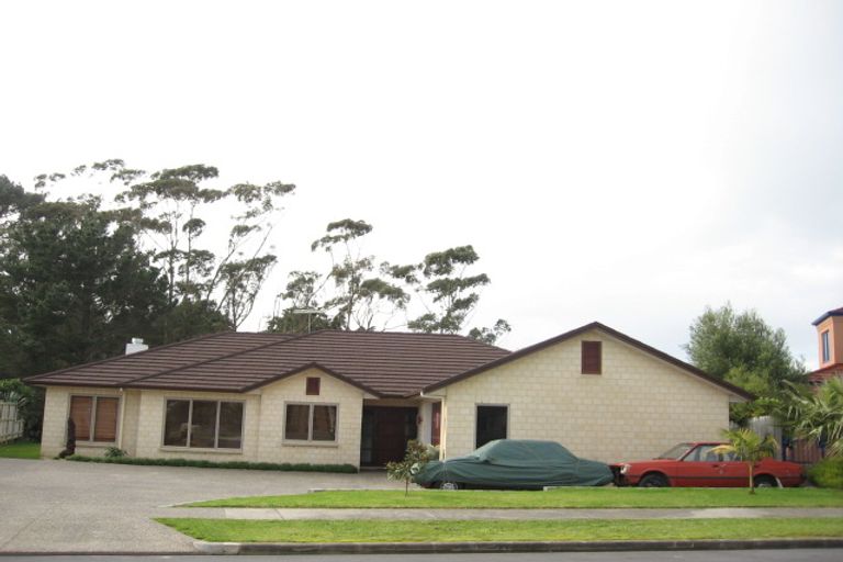 Photo of property in 12 Crannich Place, Wattle Downs, Auckland, 2103