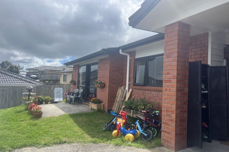 Photo of property in 63 Tiriwa Drive, Massey, Auckland, 0614