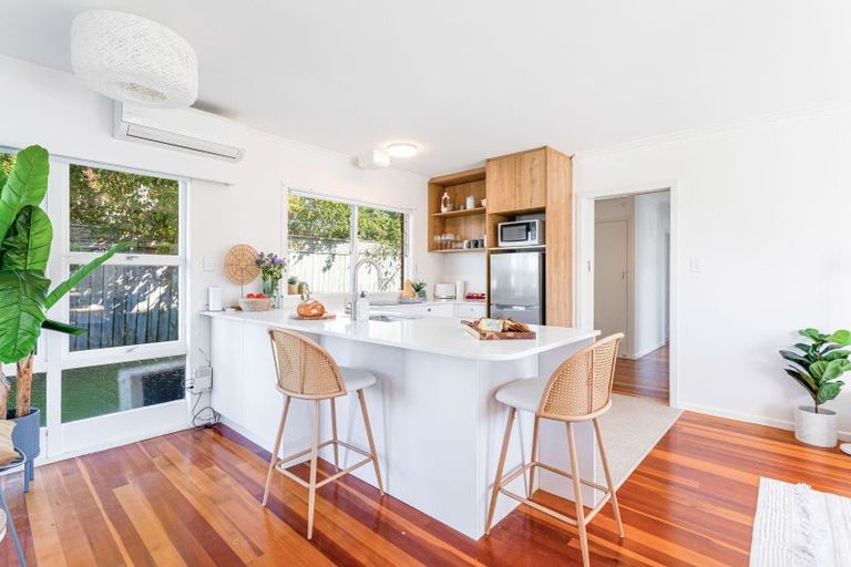 Photo of property in 2/7 Onepoto Road, Hauraki, Auckland, 0622