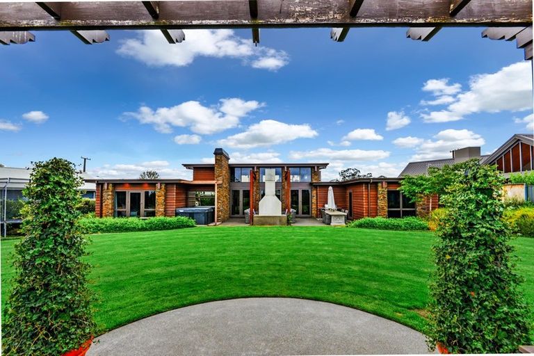 Photo of property in 153 Arataki Road, Havelock North, 4130