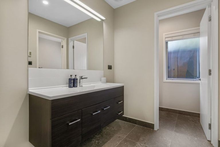 Photo of property in 69 Hillcrest Road, Hatfields Beach, Orewa, 0931