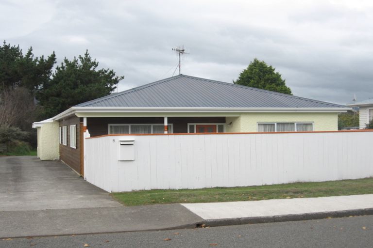 Photo of property in 8 Waikare Road, Raumati Beach, Paraparaumu, 5032