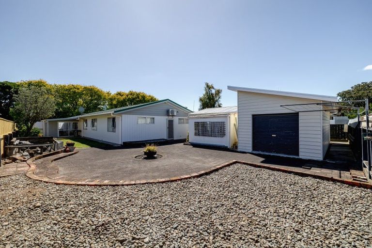 Photo of property in 10 Lockhart Avenue, Milson, Palmerston North, 4414