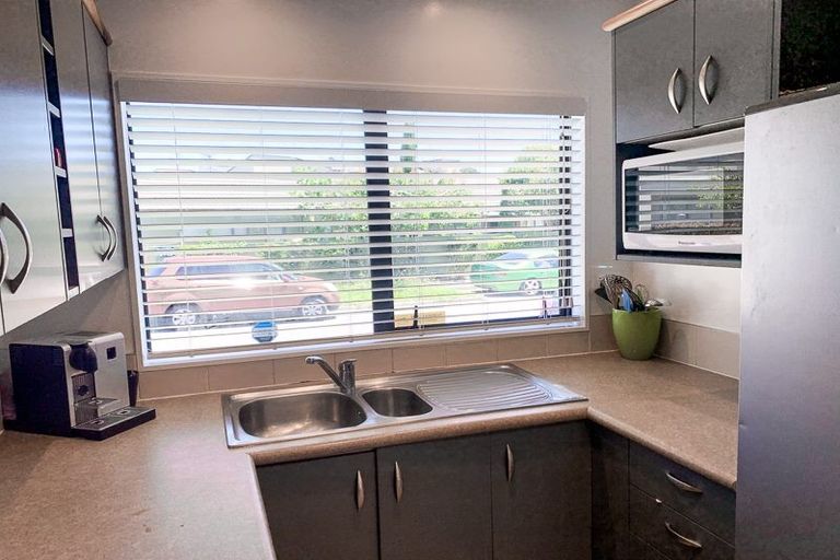 Photo of property in 10 Puma Drive, Golflands, Auckland, 2013