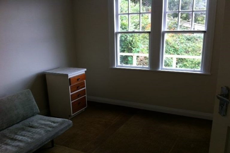 Photo of property in 76a Kelburn Parade, Kelburn, Wellington, 6012