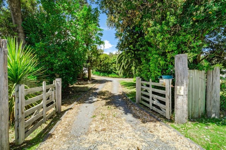 Photo of property in 36 William Street, Waikanae Beach, Waikanae, 5036