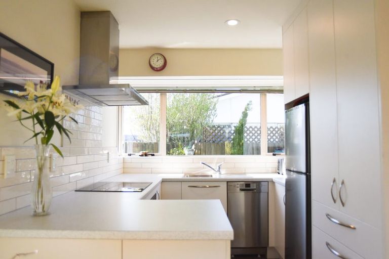 Photo of property in 2/77 Fairfield Avenue, Addington, Christchurch, 8024