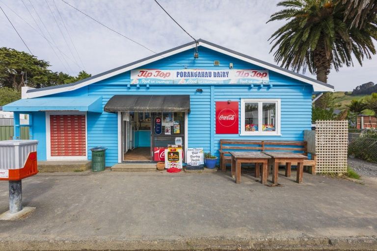 Photo of property in 11 Abercromby Street, Porangahau, 4293