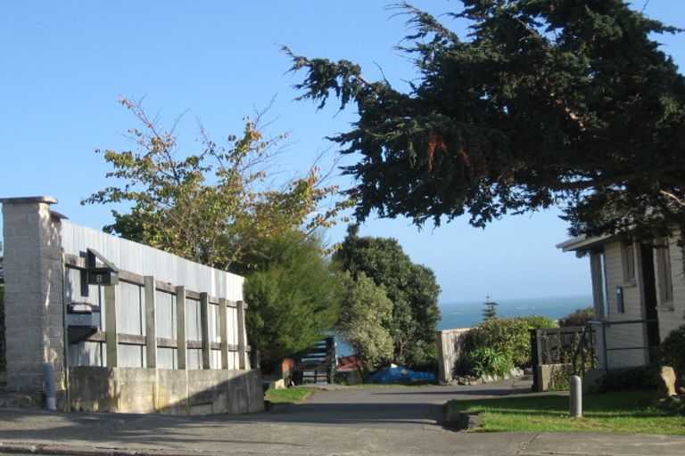 Photo of property in 8 Mervyn Place, Plimmerton, Porirua, 5026