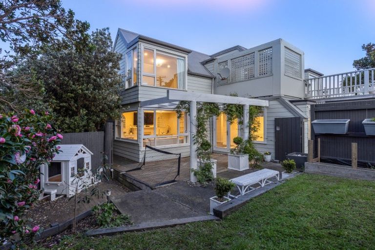 Photo of property in 38 Whanake Street, Titahi Bay, Porirua, 5022