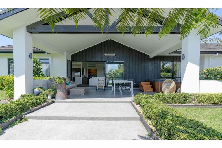 Photo of property in 10 Cochrane Drive, Kerikeri, 0230