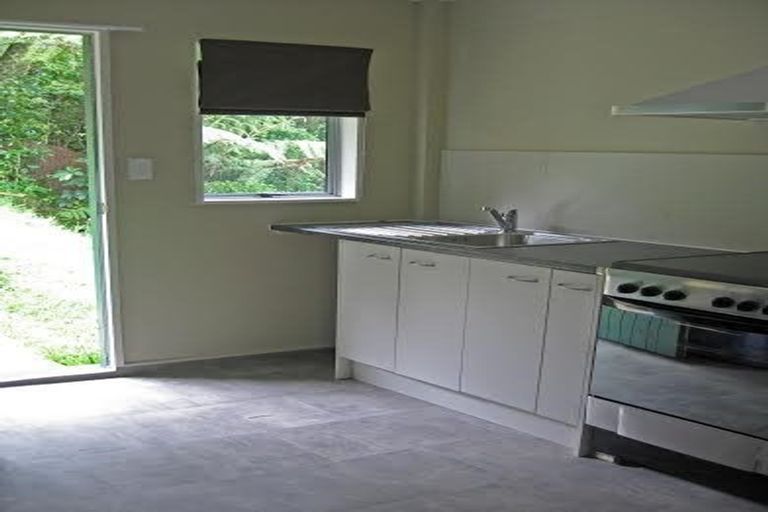 Photo of property in 21a Cotswold Crescent, Newlands, Wellington, 6037