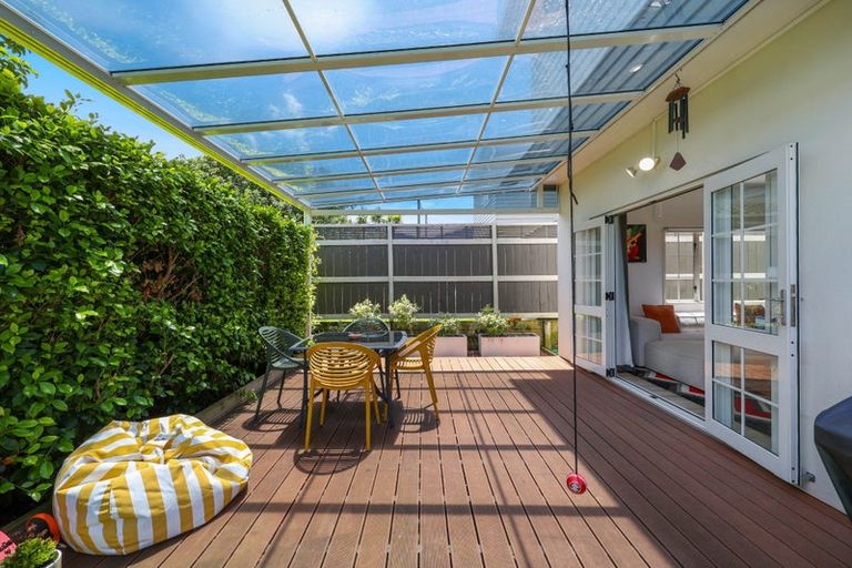 Photo of property in 16 Mulvaney Crescent, Henderson, Auckland, 0612