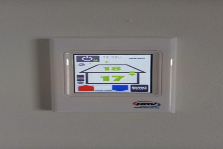 Photo of property in 1/141 Birkdale Road, Birkdale, Auckland, 0626