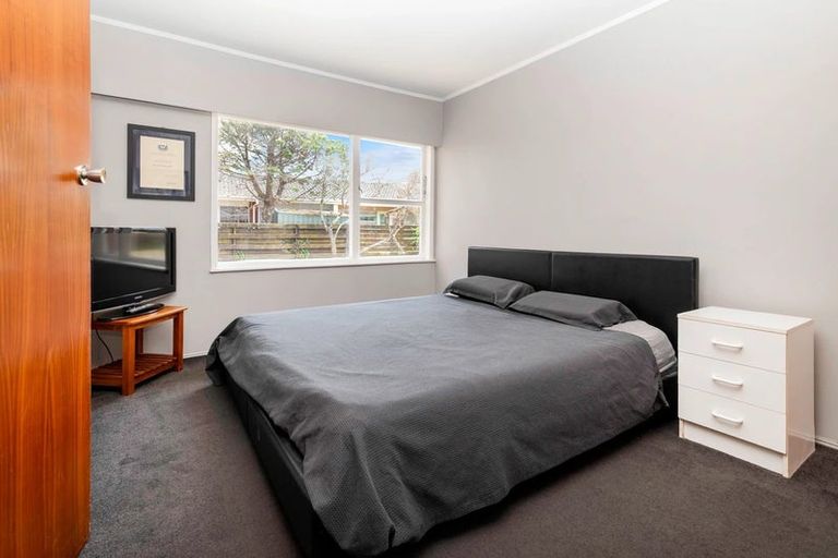 Photo of property in 2/8 Birdwood Avenue, Papatoetoe, Auckland, 2025