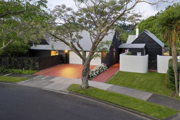 Photo of property in 9-11 Rosebank Grove, Waikanae, 5036