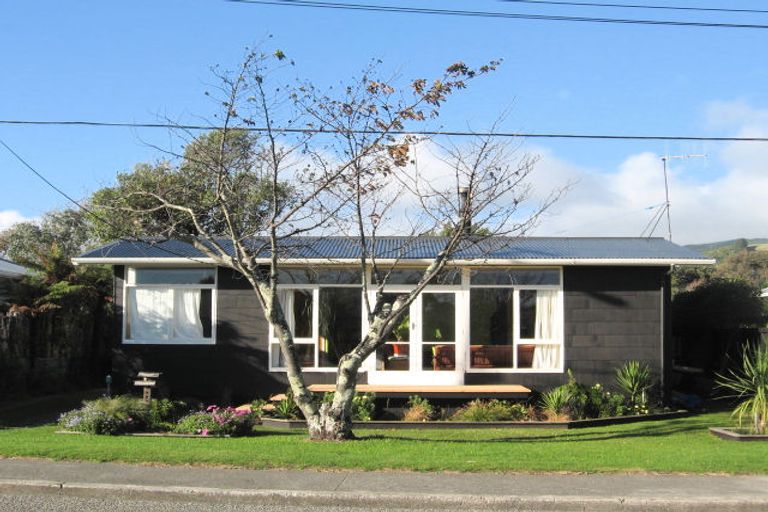 Photo of property in 28 Hillcrest Road, Raumati South, Paraparaumu, 5032