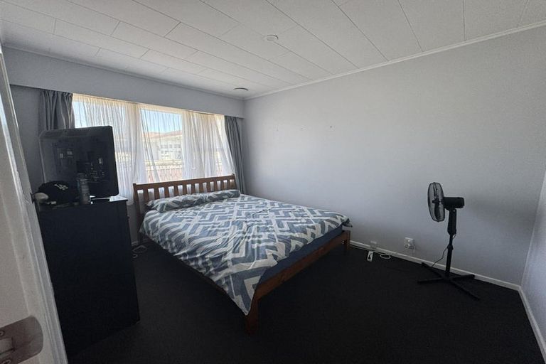Photo of property in 1/54 Martin Street, Wallaceville, Upper Hutt, 5018