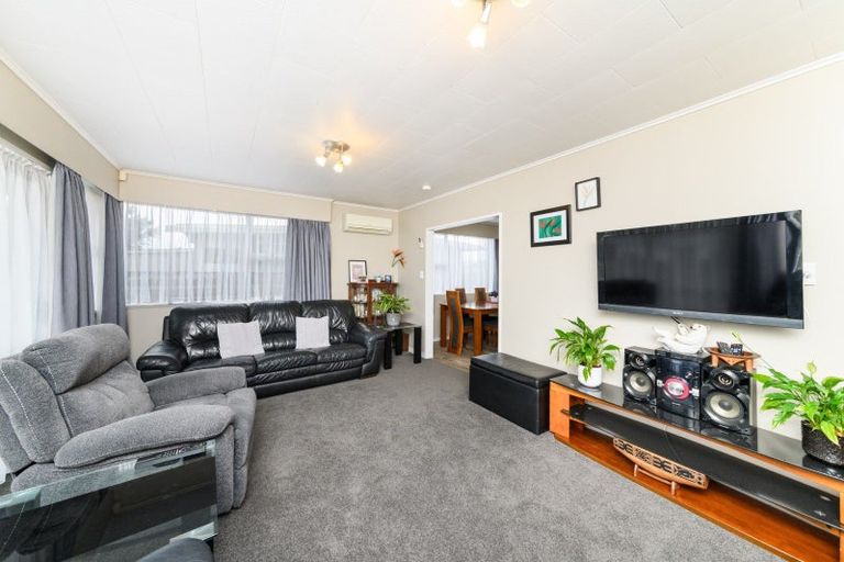 Photo of property in 9 Kimberley Grove, Westbrook, Palmerston North, 4412