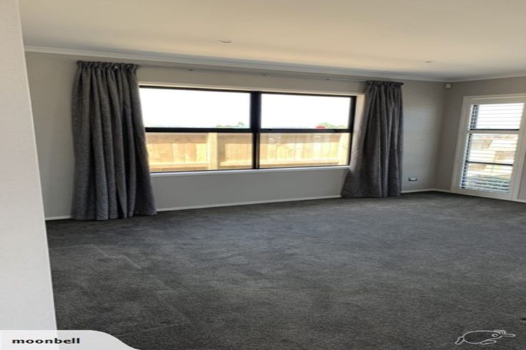 Photo of property in 3 Pakaraka Drive, Papakura, 2110