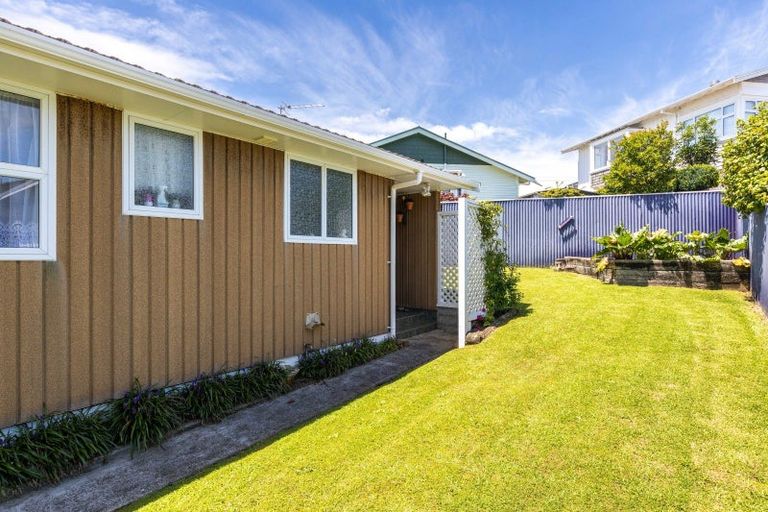 Photo of property in 33 South Road, Blagdon, New Plymouth, 4310