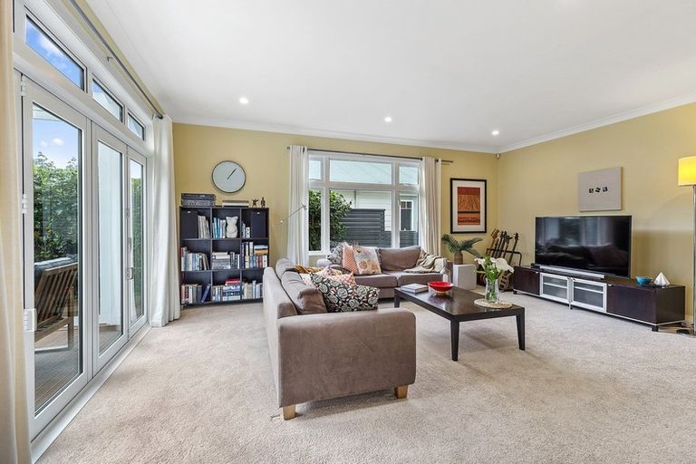 Photo of property in 6 Ferry Street, Seatoun, Wellington, 6022