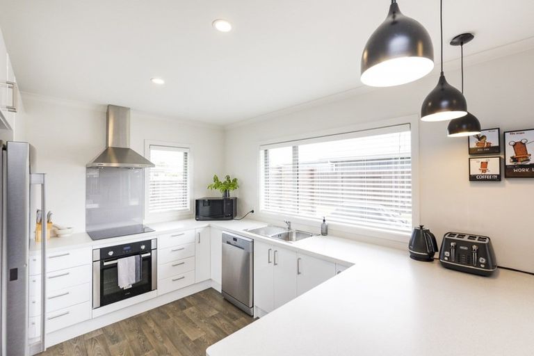 Photo of property in 21 Wescombe Grove, Feilding, 4702