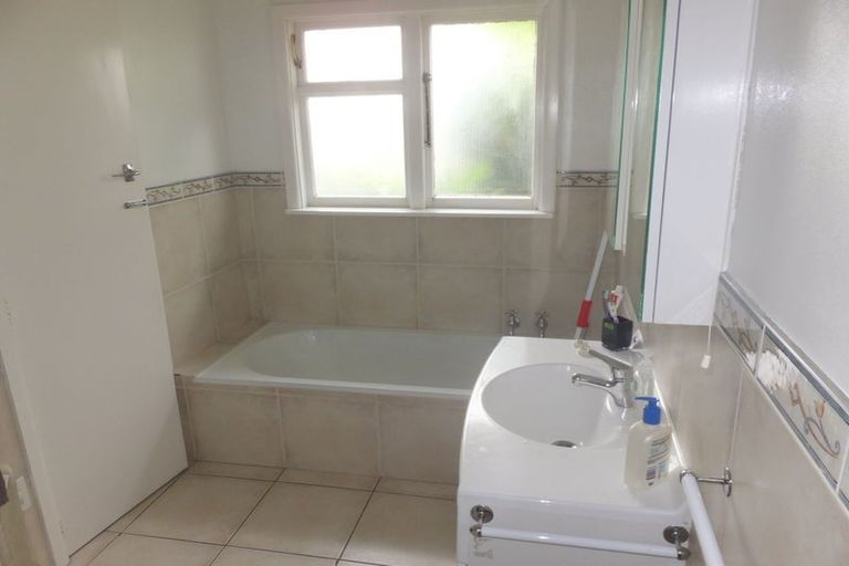 Photo of property in 5 Gladson Avenue, Sockburn, Christchurch, 8042