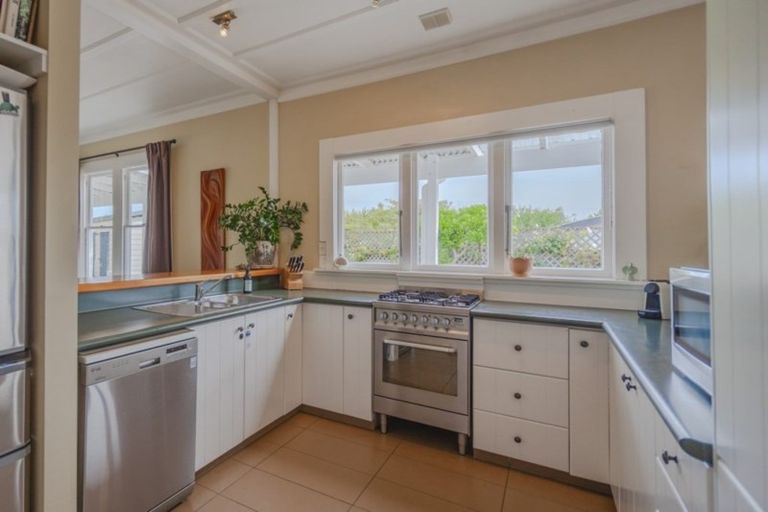 Photo of property in 74 Shrimpton Road, Haumoana, 4102