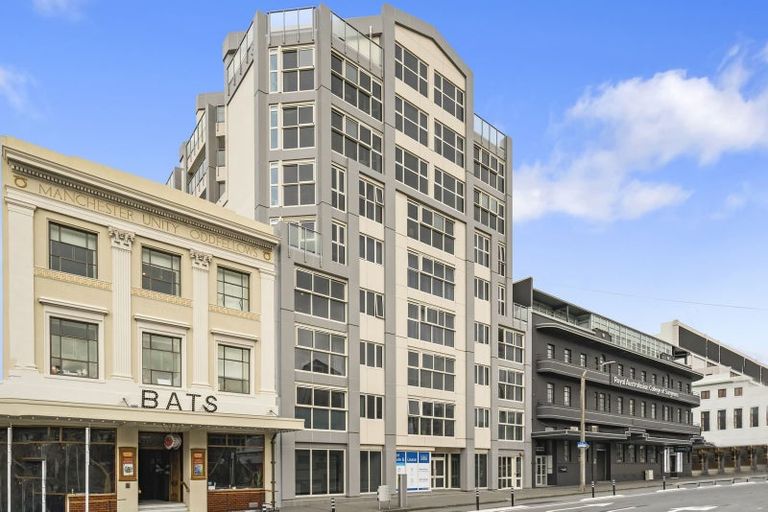 Photo of property in 7e/5 Kent Terrace, Mount Victoria, Wellington, 6011