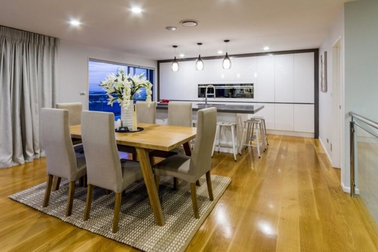 Photo of property in 37 Te Oneroa Way, Long Bay, Auckland, 0630