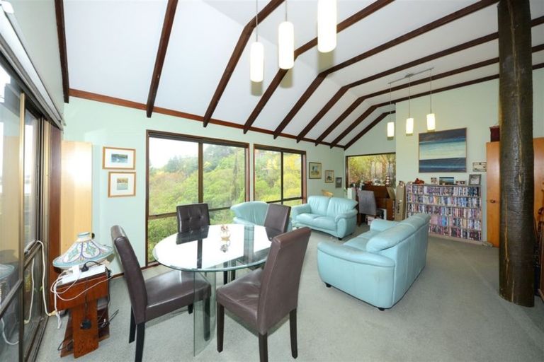 Photo of property in 11 Osmond Lane, Mount Pleasant, Christchurch, 8081