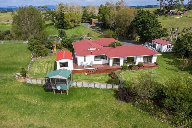 Photo of property in 1124 Awhitu Road, Pollok, Waiuku, 2683