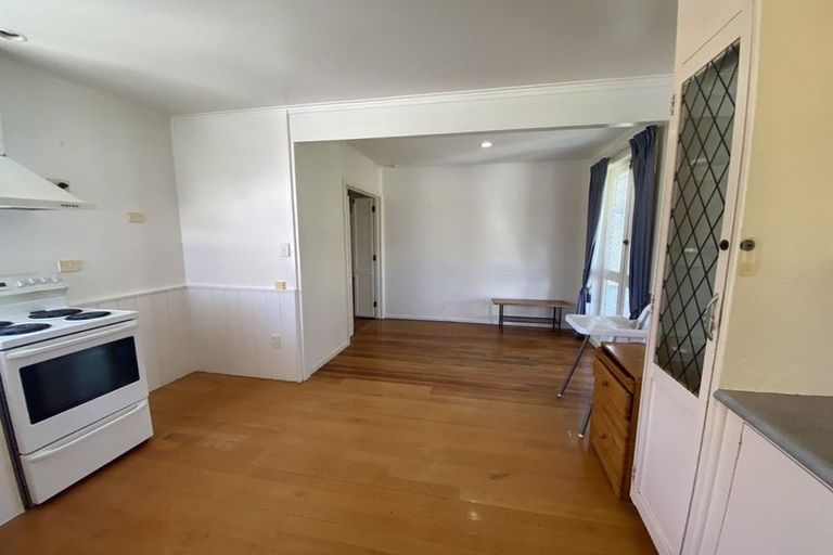 Photo of property in 10 Ribblesdale Road, Henderson, Auckland, 0612